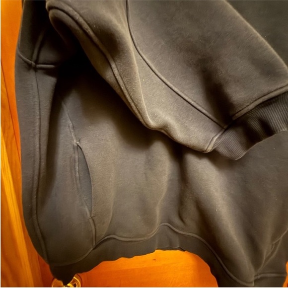 Lululemon Athletica Men's Black Half Zip Sweater - Picture 7 of 12